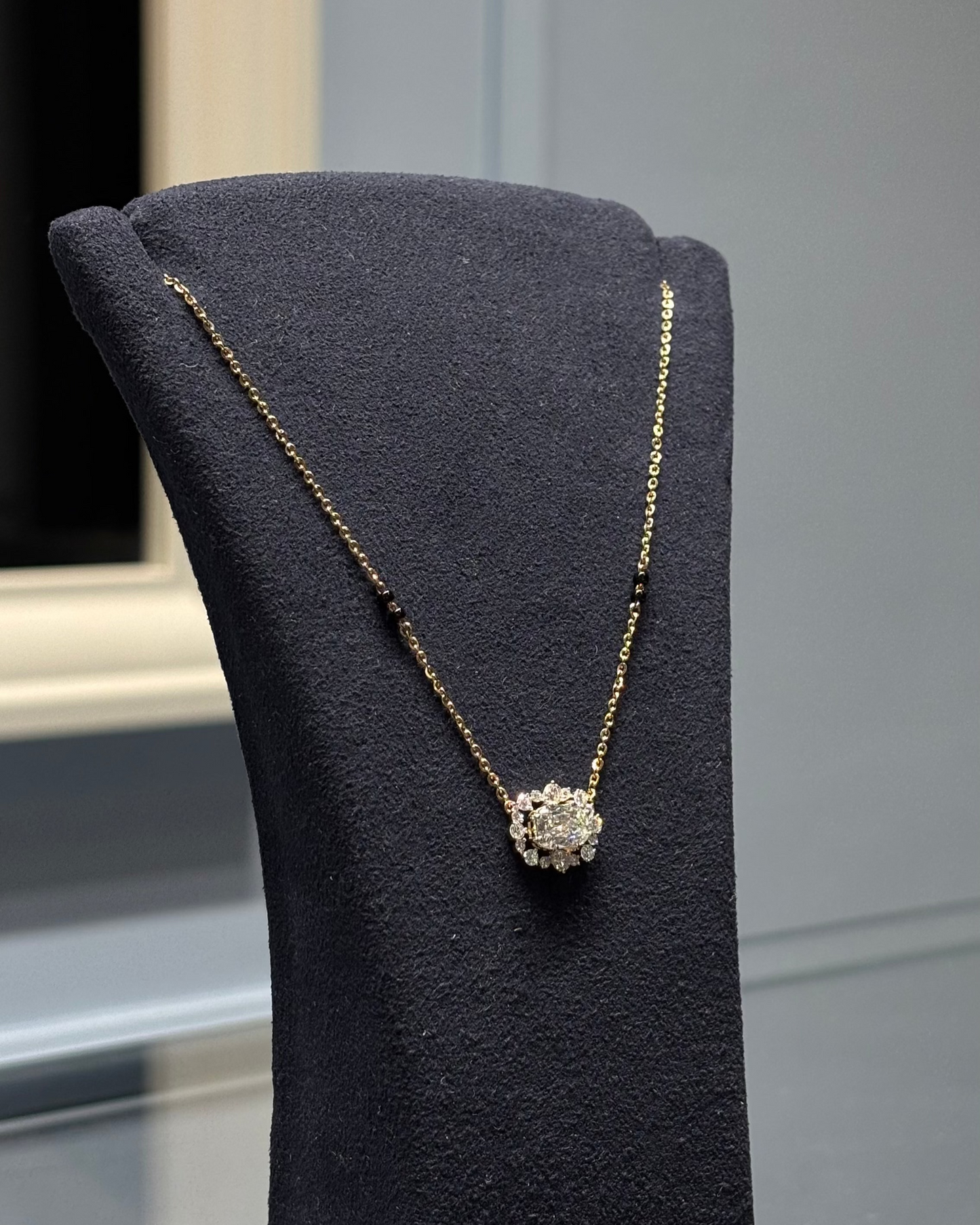 Taj Ashoka Cut Cluster Minimal Modern Mangalsutra