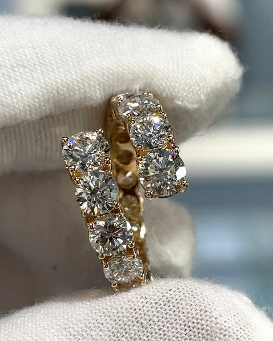 Round Brilliant Cluster Diamond Band