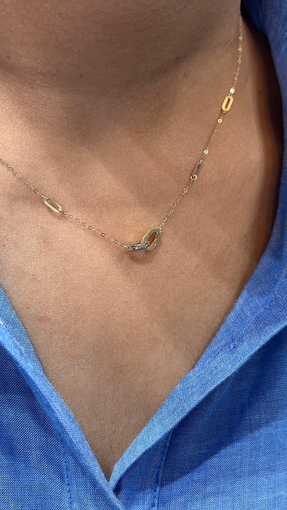 18K Yellow Gold Linked Oval Pendant Necklace - Adjustable 16+1 Inch Chain