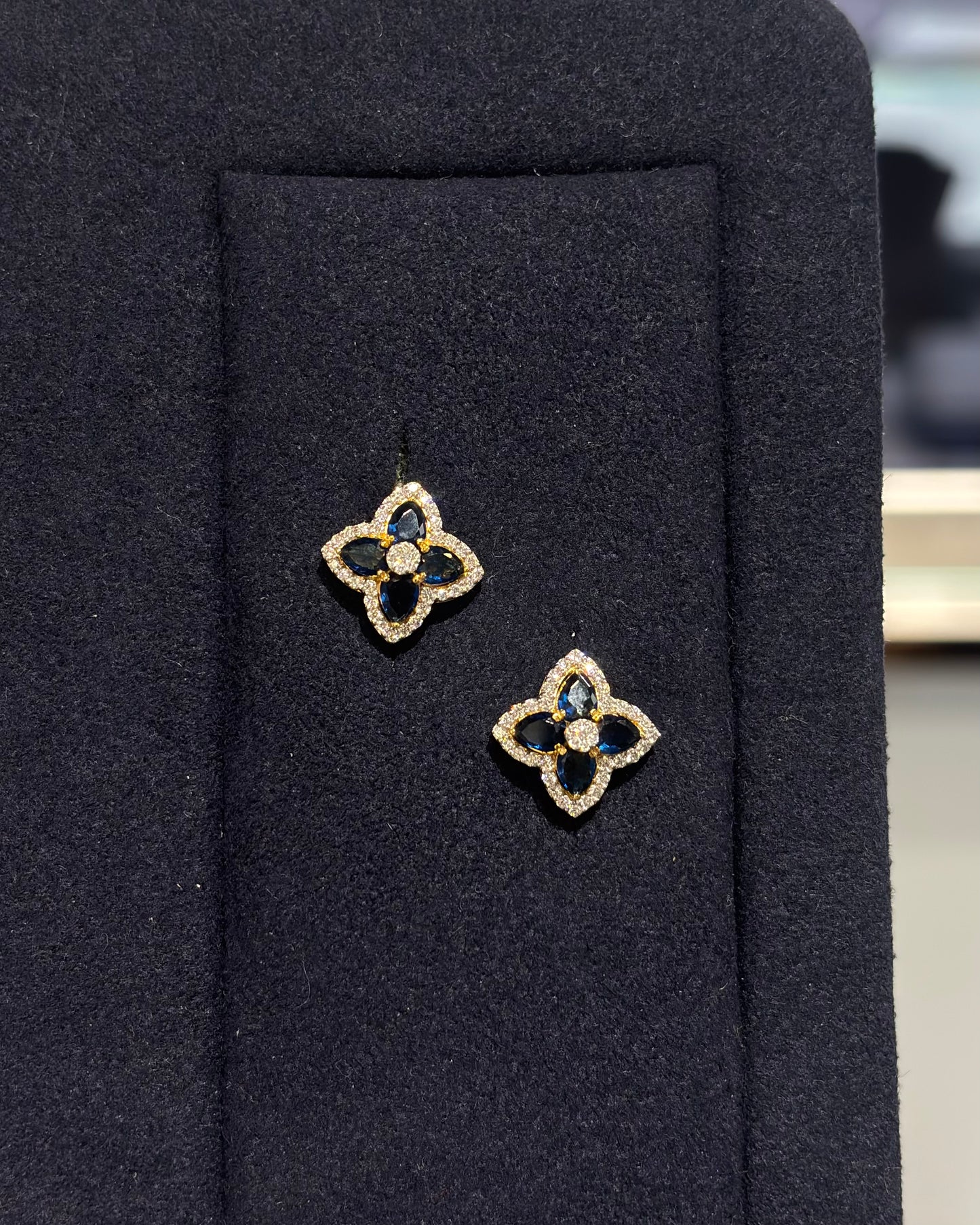 Sapphire Fleur Only Pendant set